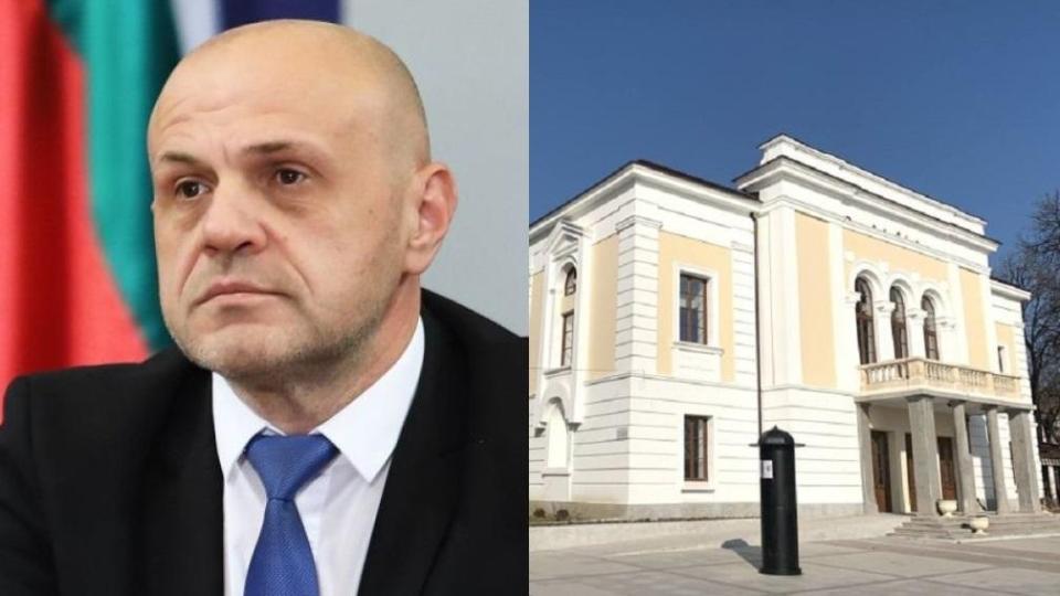 НАРОДЪТ побесня: ГЕРБ сее пропаганда от театъра във Видин, Томислав раздава партийни книжки, за да замаже разцеплението