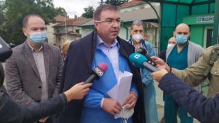 ГЕРБ ни води към гибел: Студентите по медицина учат онлайн, но тенис турнирът ще е пълен с публика? А здравният ни плаши: Чакаме по 700 жертви на ден