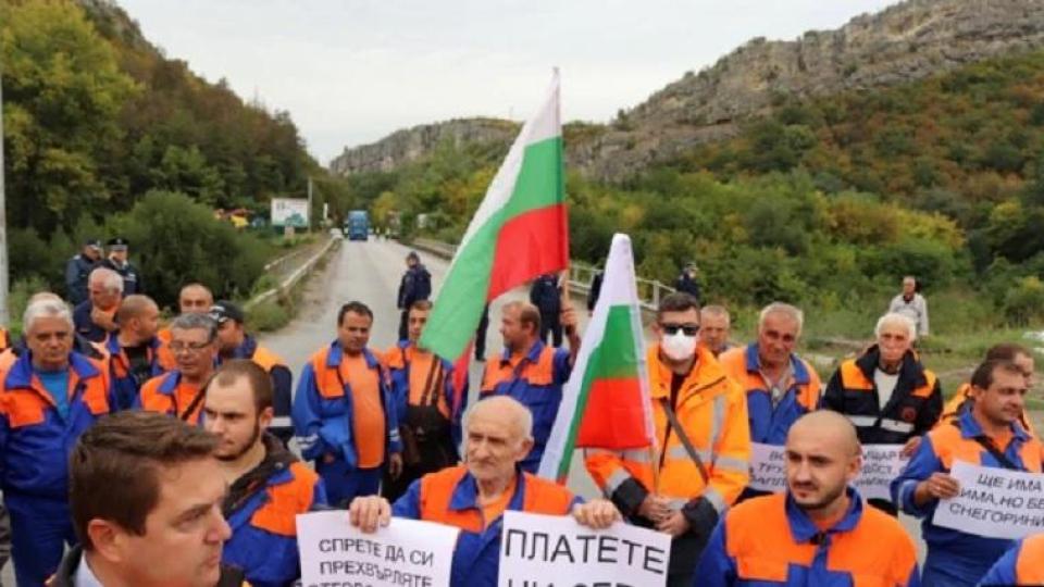 Защо протестират зависимите от Бойко Борисов пътищари? (вижте схемата)