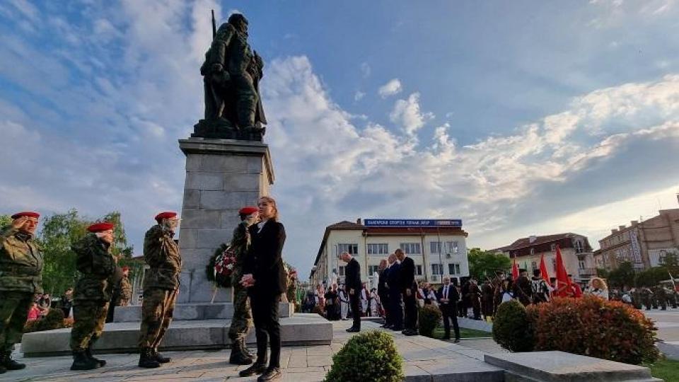 Само в Narod.bg: Токсичният Димитър Бръчков драпа за нов мандат в Петрич с… инициативен комитет (ДОКУМЕНТ + СНИМКИ + ВИДЕО)