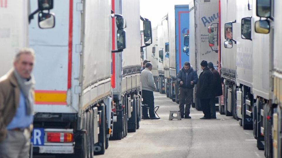 Заповед в Narod.bg: Митничари налазиха тирове от Австрия, Унгария, Чехия и Словакия, вижте защо